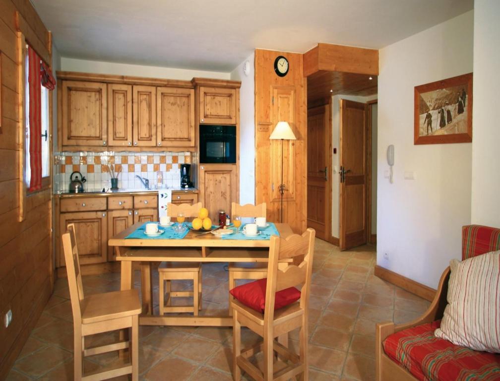 Lagrange Vacances Le Hameau Du Rocher Blanc Serre Chevalier Quarto foto